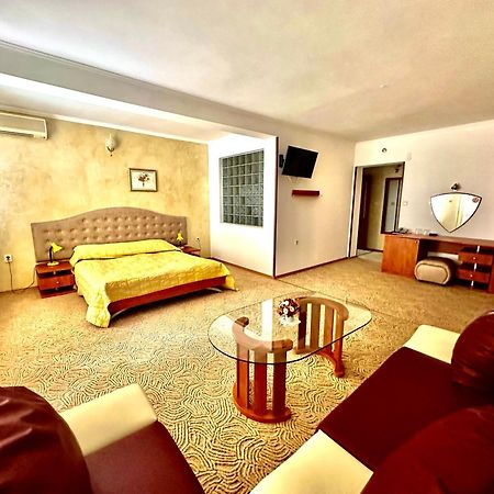 Family Hotel The Golden Fish Süzebolu Dış mekan fotoğraf