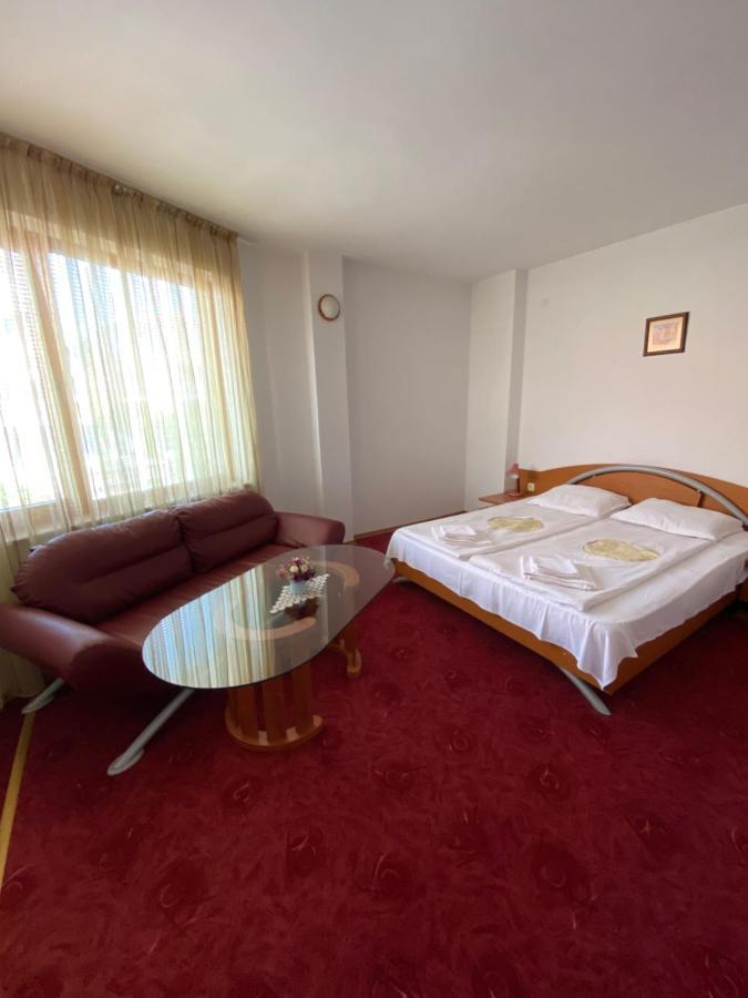 Family Hotel The Golden Fish Süzebolu Dış mekan fotoğraf