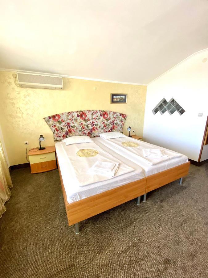 Family Hotel The Golden Fish Süzebolu Dış mekan fotoğraf