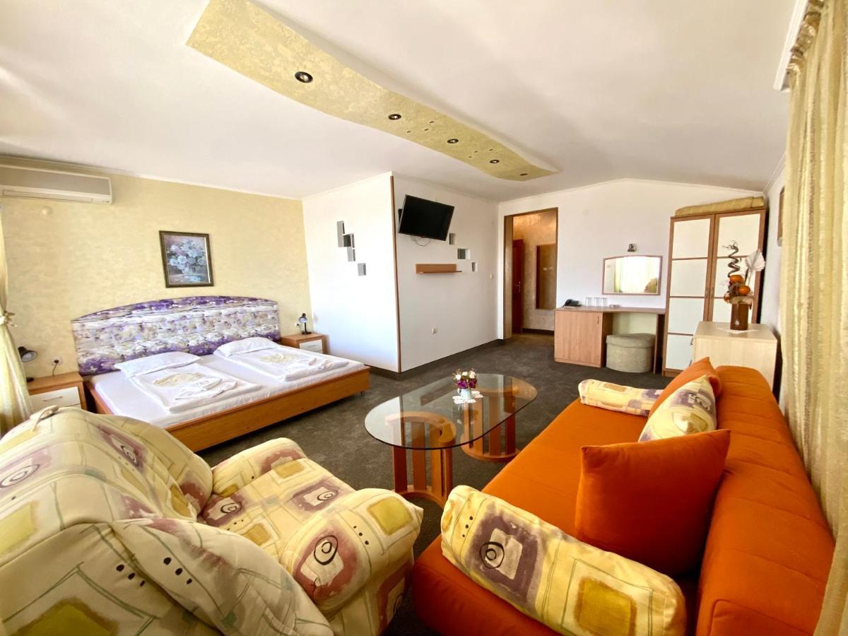 Family Hotel The Golden Fish Süzebolu Dış mekan fotoğraf