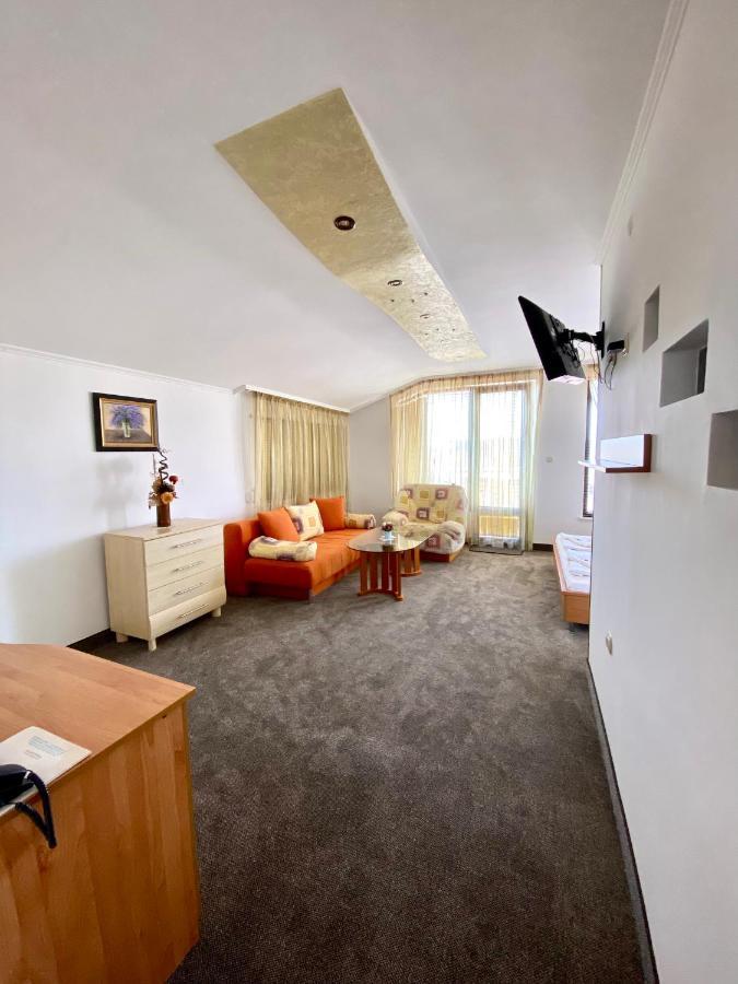 Family Hotel The Golden Fish Süzebolu Dış mekan fotoğraf