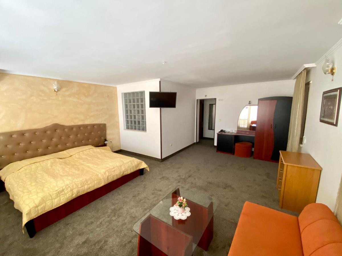 Family Hotel The Golden Fish Süzebolu Dış mekan fotoğraf