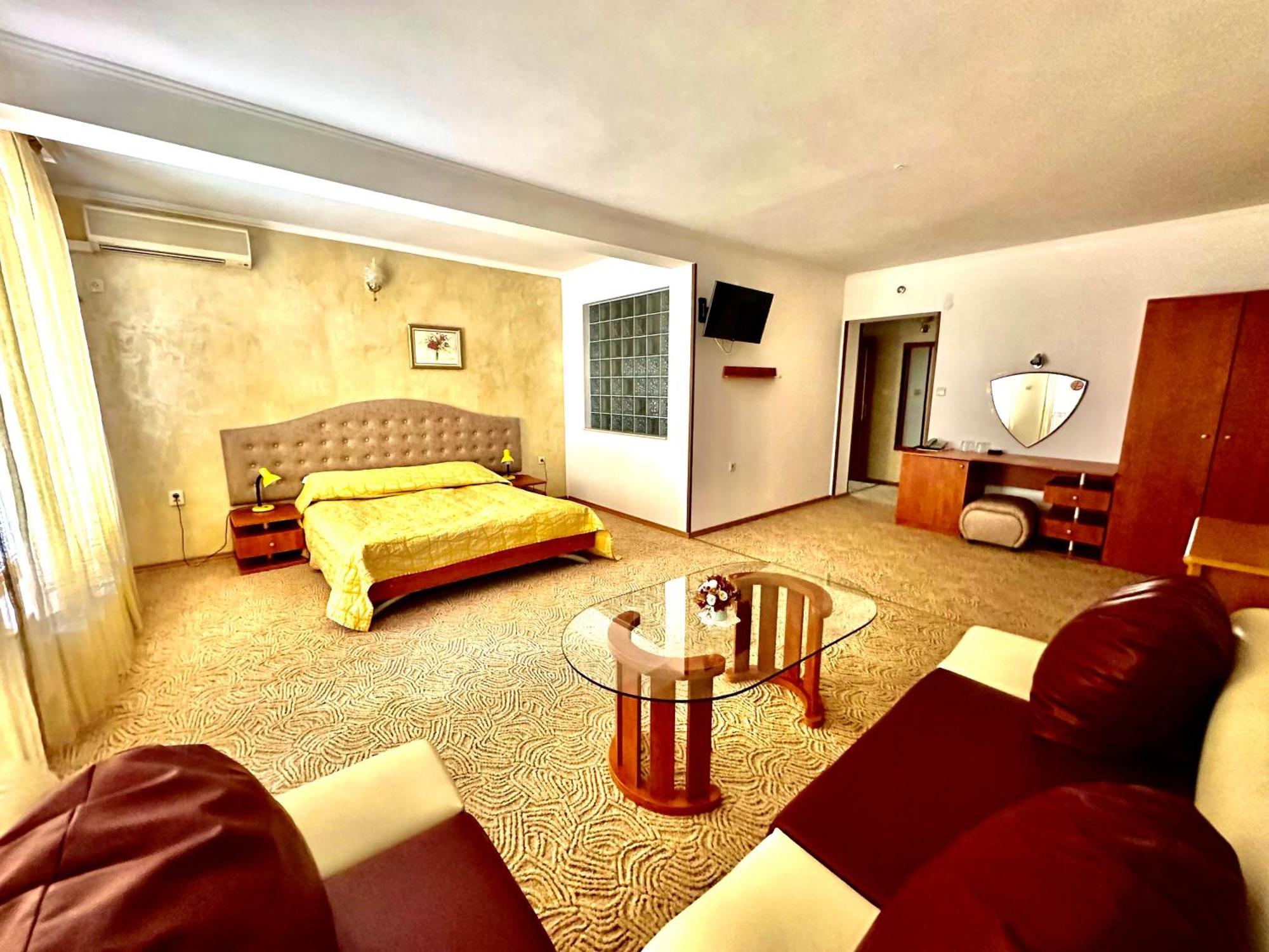 Family Hotel The Golden Fish Süzebolu Dış mekan fotoğraf