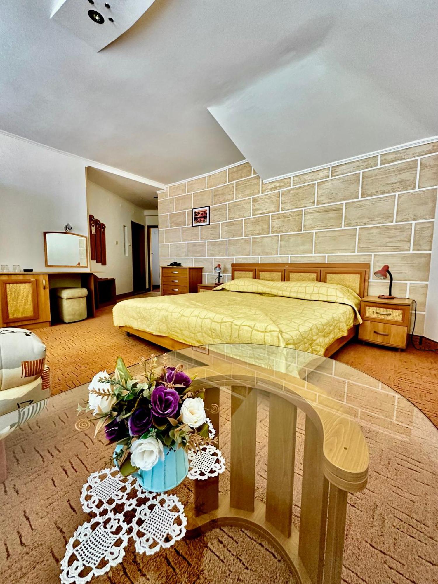 Family Hotel The Golden Fish Süzebolu Dış mekan fotoğraf